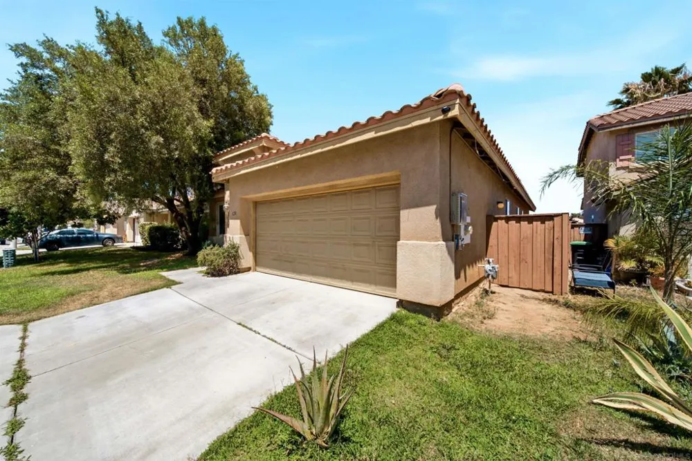120 Estancia Way Hemet, CA 92545