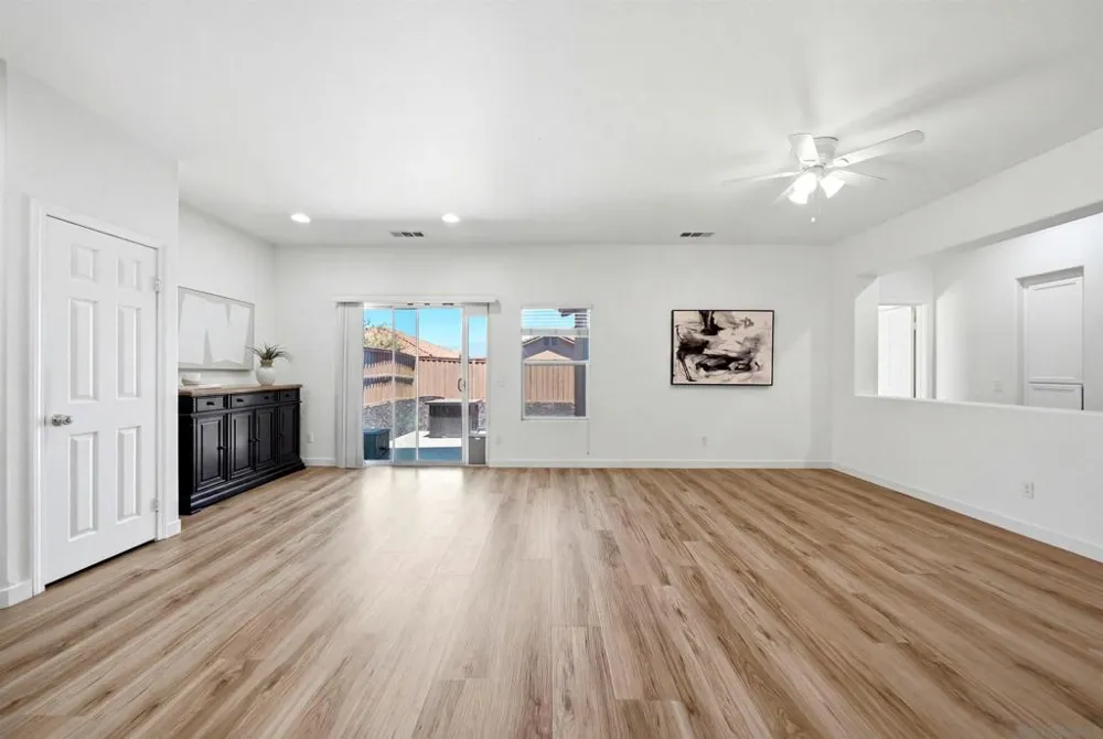 120 Estancia Way Hemet, CA 92545