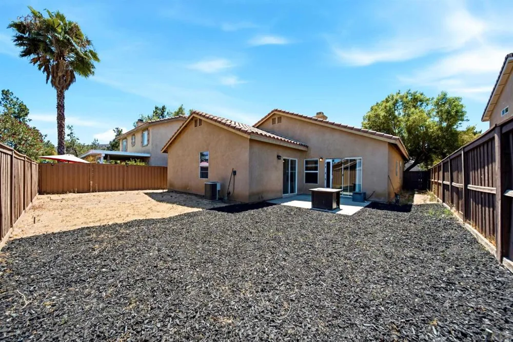 120 Estancia Way Hemet, CA 92545