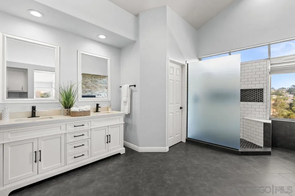 5168 Frazee Oceanside, CA 92057