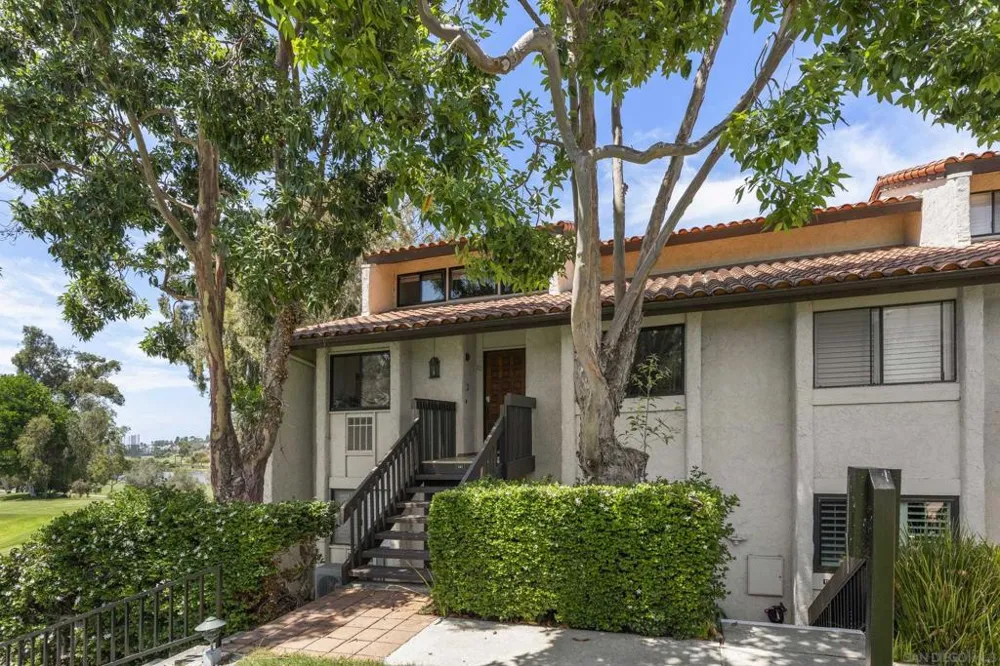 2501 Navarra Dr #121 Carlsbad, CA 92009