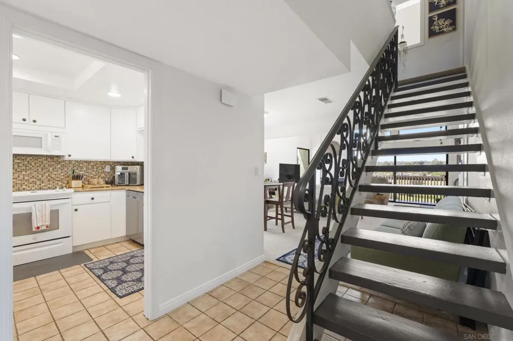 2501 Navarra Dr #121 Carlsbad, CA 92009