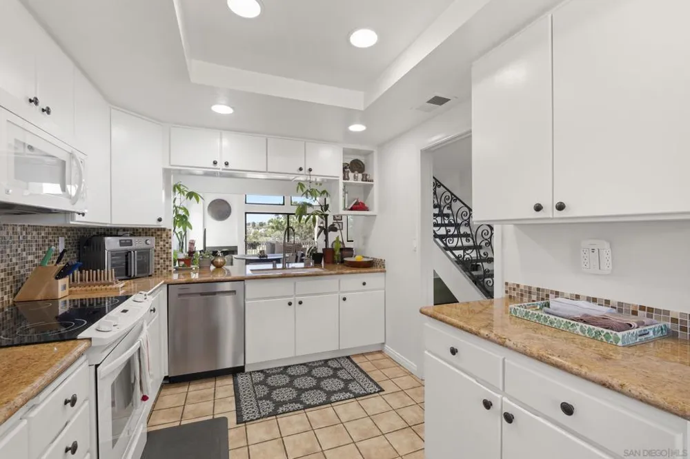 2501 Navarra Dr #121 Carlsbad, CA 92009