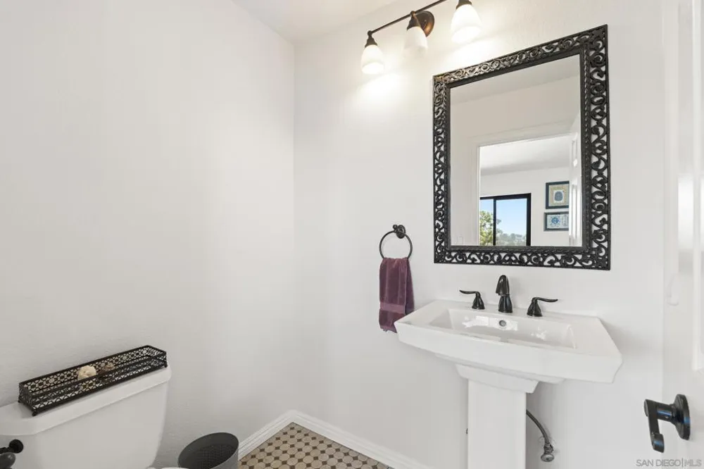 2501 Navarra Dr #121 Carlsbad, CA 92009