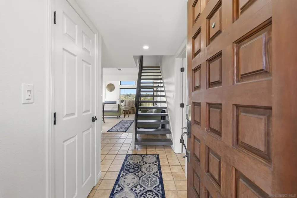 2501 Navarra Dr #121 Carlsbad, CA 92009