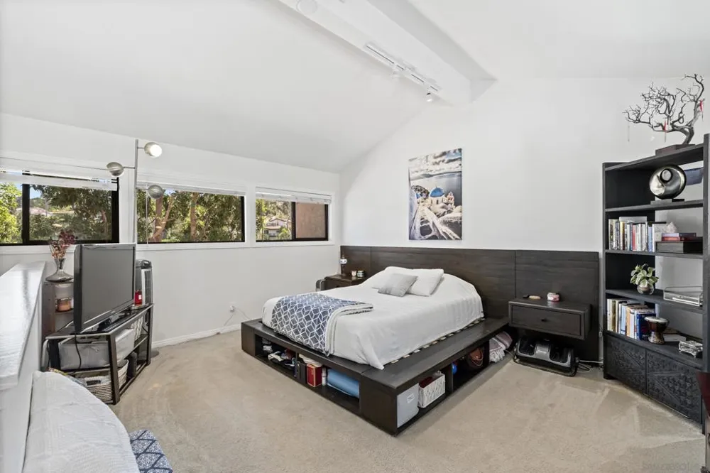 2501 Navarra Dr #121 Carlsbad, CA 92009