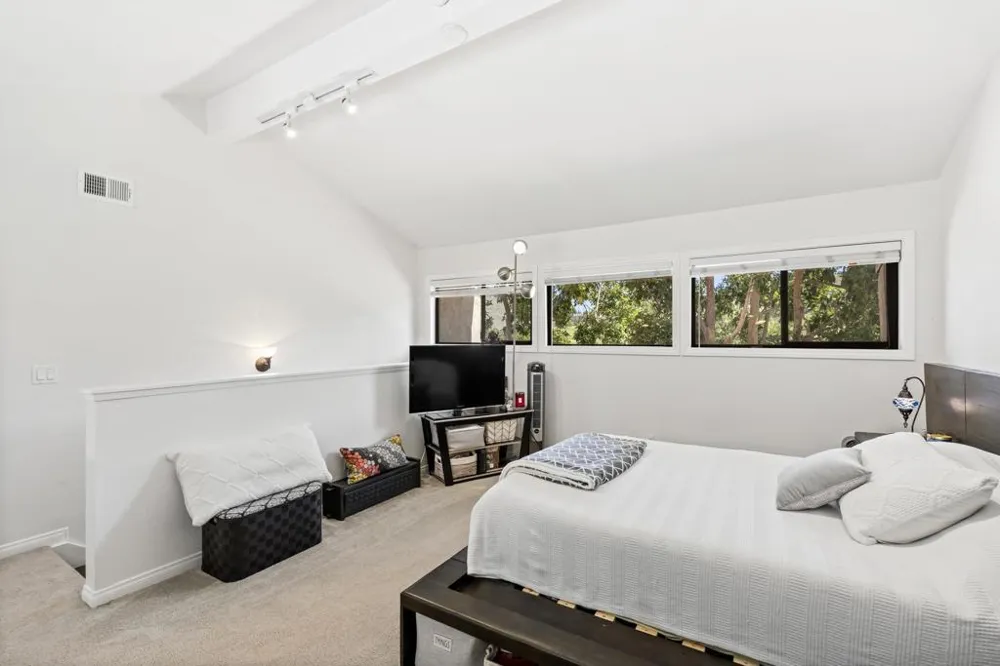 2501 Navarra Dr #121 Carlsbad, CA 92009