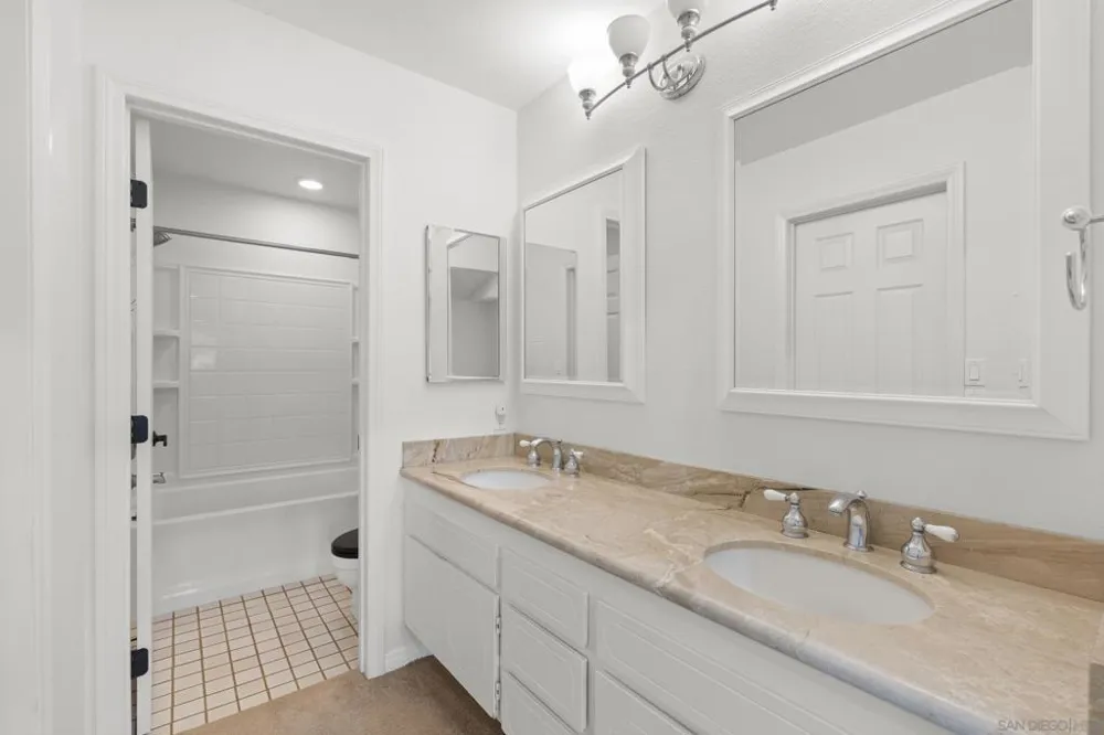 2501 Navarra Dr #121 Carlsbad, CA 92009