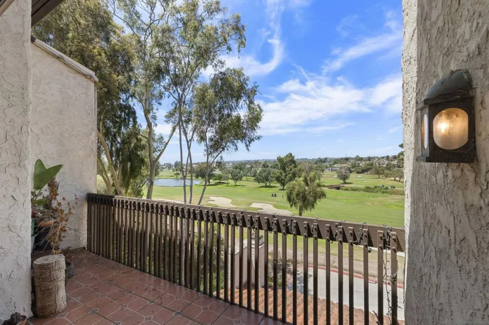 2501 Navarra Dr #121 Carlsbad, CA 92009