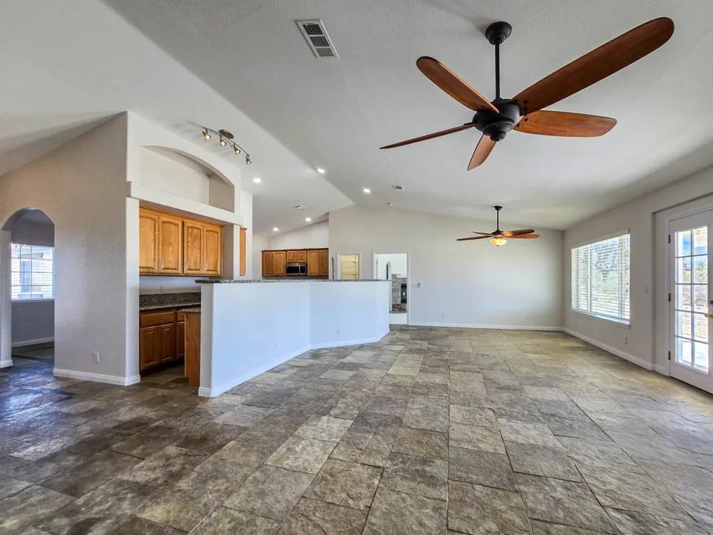 11926 Golden View Road Pinon Hills, CA 92372