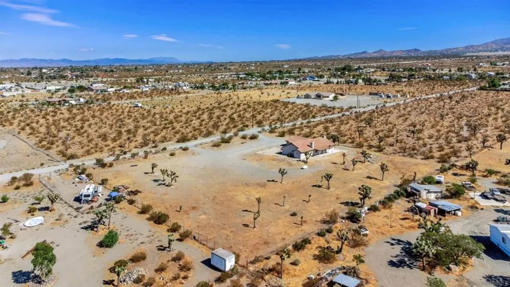 11926 Golden View Road Pinon Hills, CA 92372