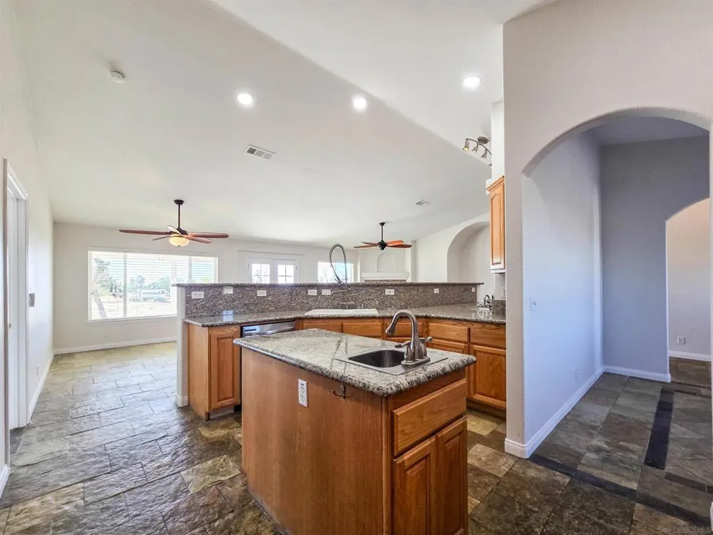 11926 Golden View Road Pinon Hills, CA 92372