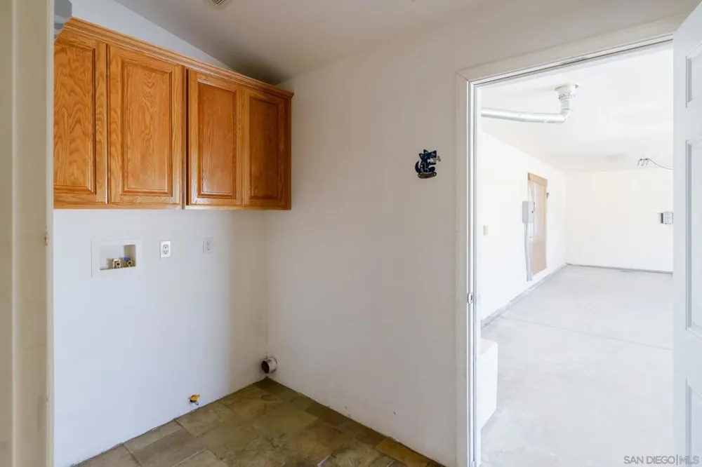 11926 Golden View Road Pinon Hills, CA 92372
