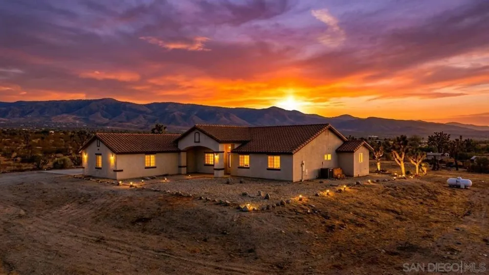 11926 Golden View Road Pinon Hills, CA 92372