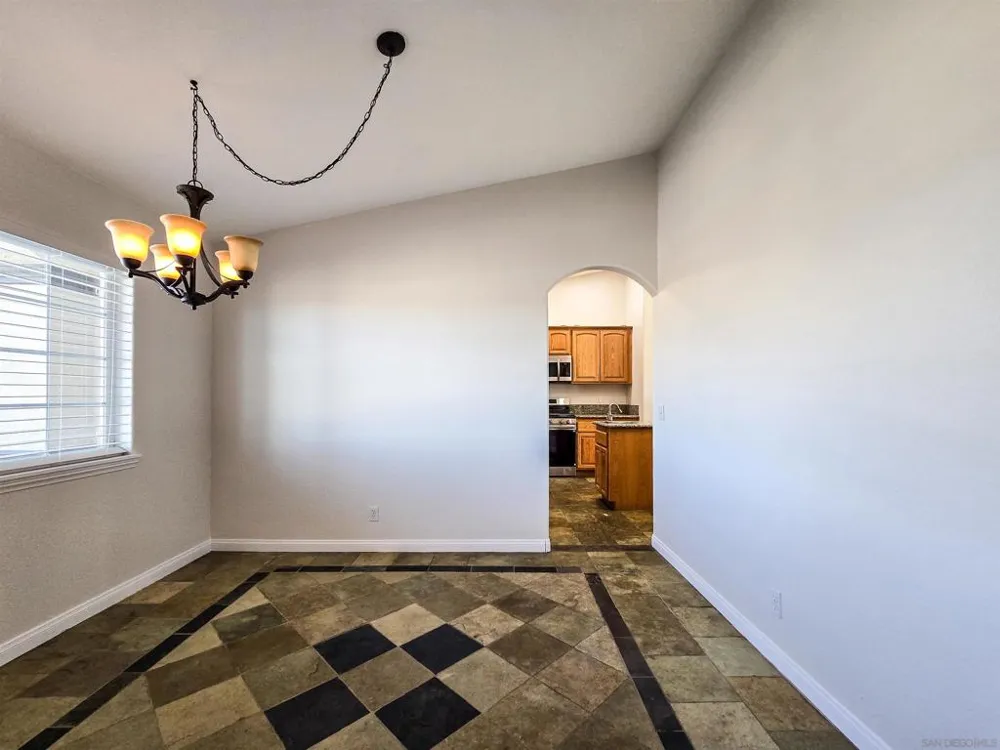 11926 Golden View Road Pinon Hills, CA 92372