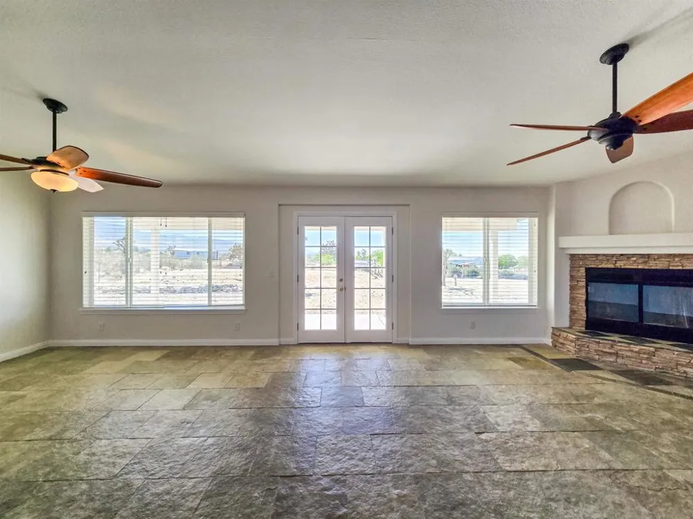 11926 Golden View Road Pinon Hills, CA 92372