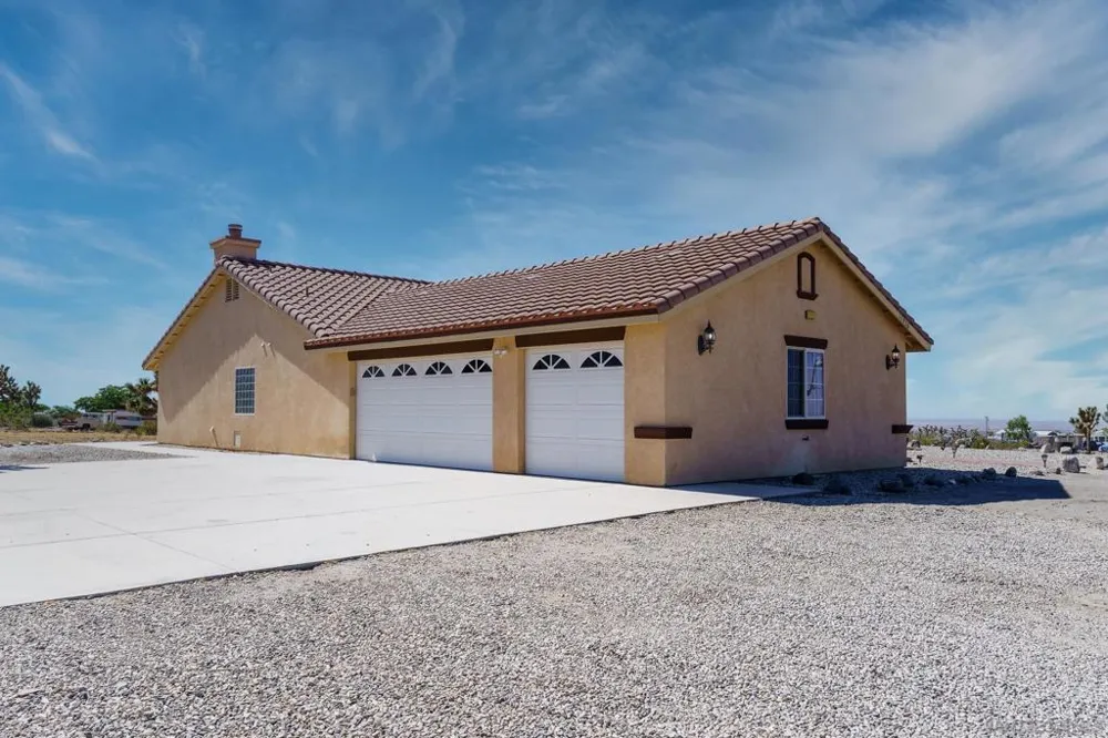 11926 Golden View Road Pinon Hills, CA 92372
