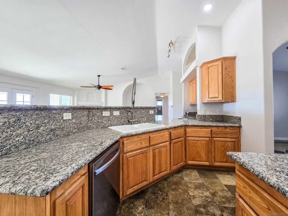 11926 Golden View Road Pinon Hills, CA 92372