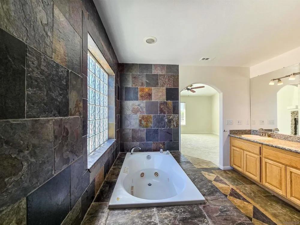 11926 Golden View Road Pinon Hills, CA 92372