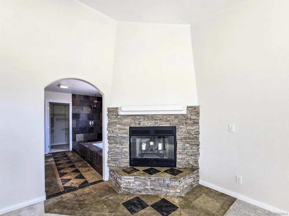11926 Golden View Road Pinon Hills, CA 92372
