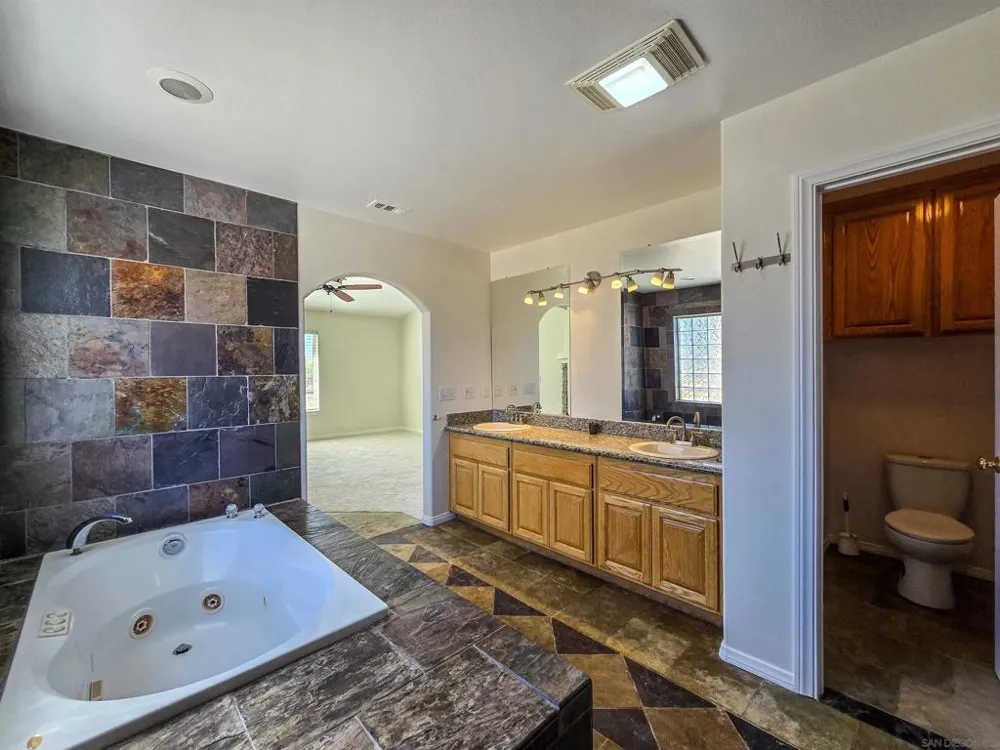 11926 Golden View Road Pinon Hills, CA 92372