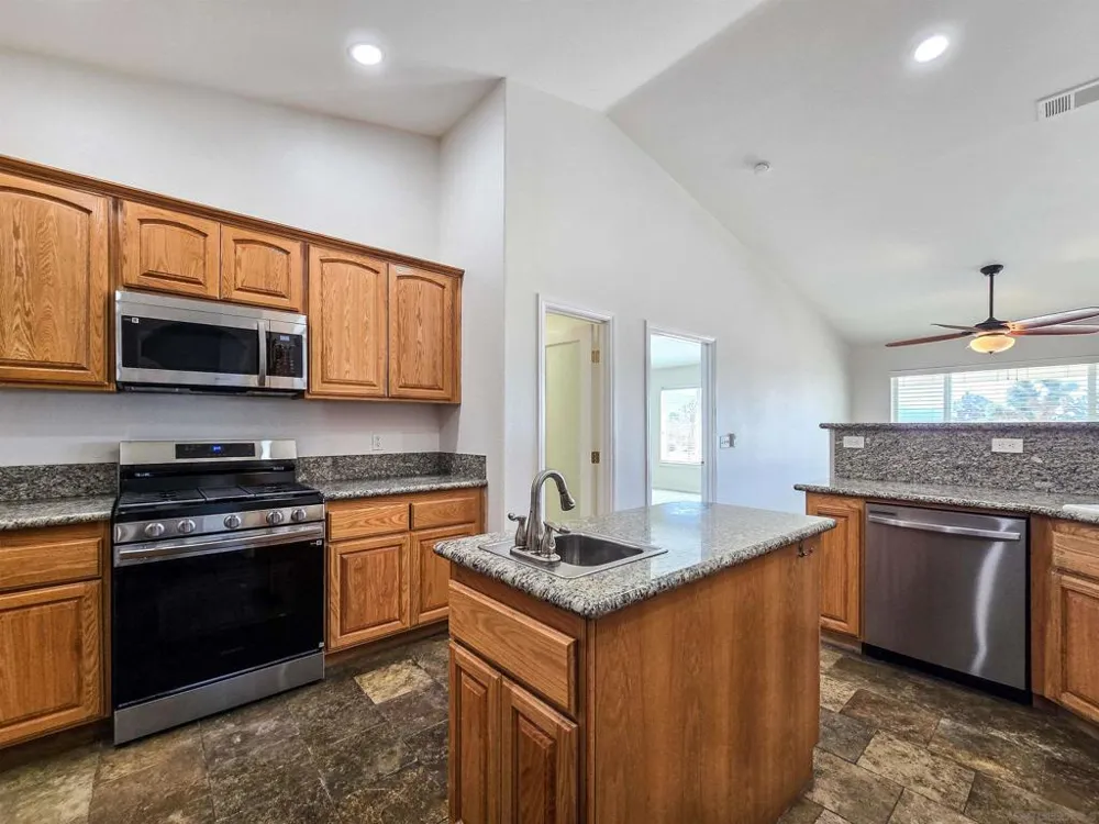 11926 Golden View Road Pinon Hills, CA 92372