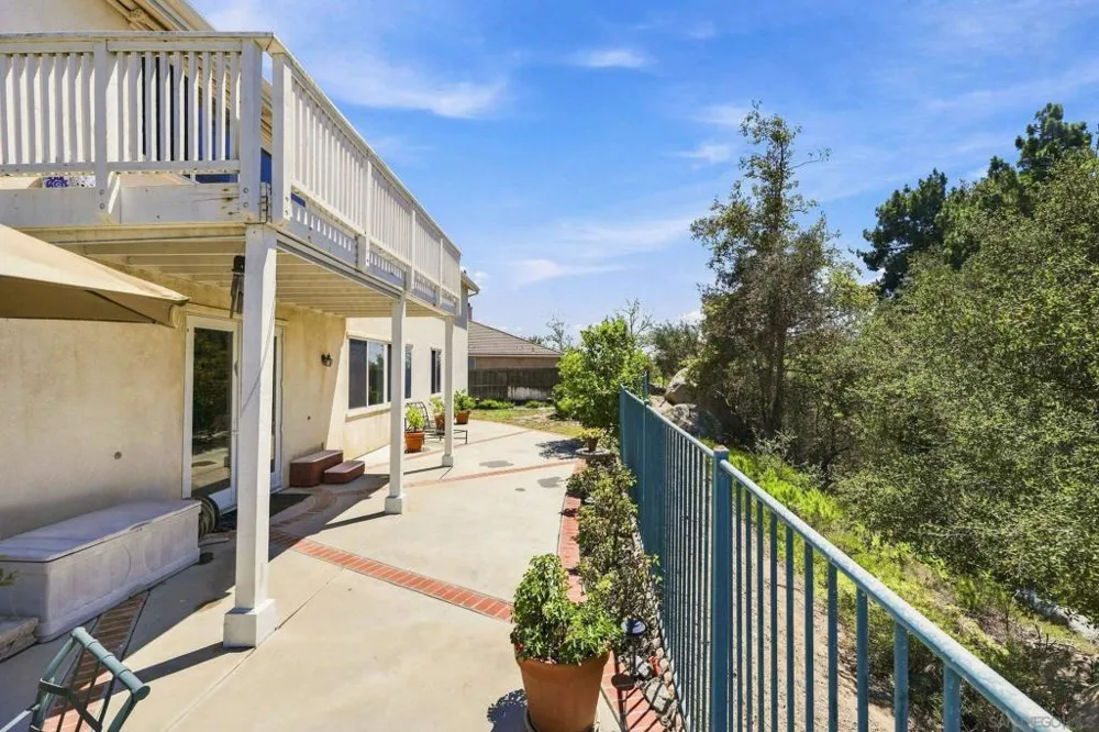 10353 Pinion Trail Escondido, CA 92026
