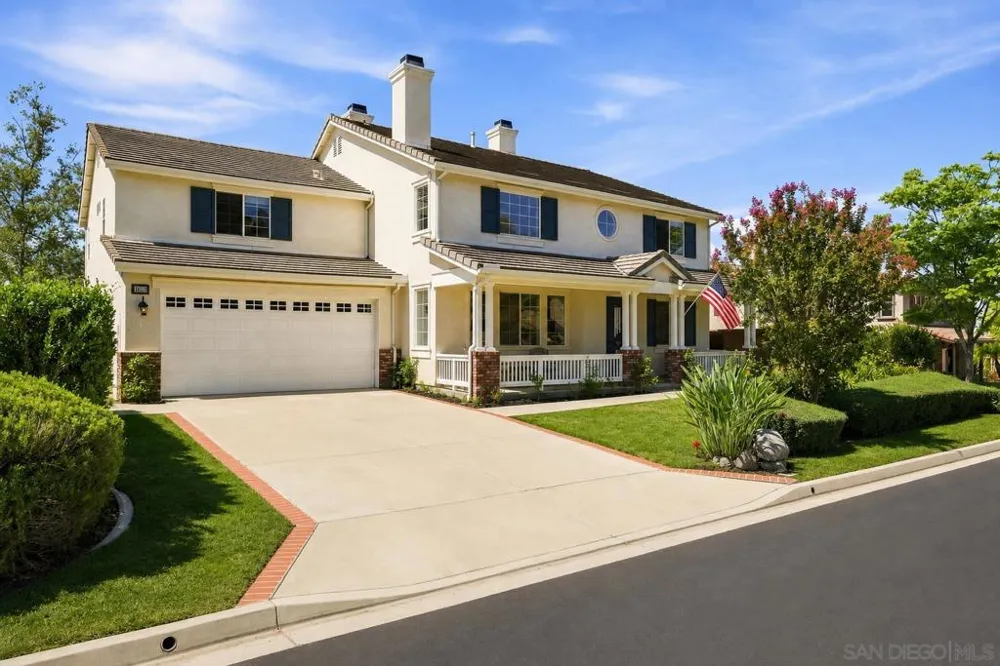10353 Pinion Trail Escondido, CA 92026