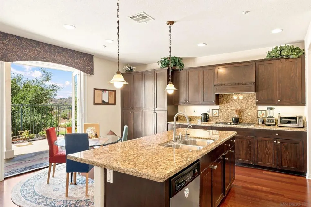 10353 Pinion Trail Escondido, CA 92026