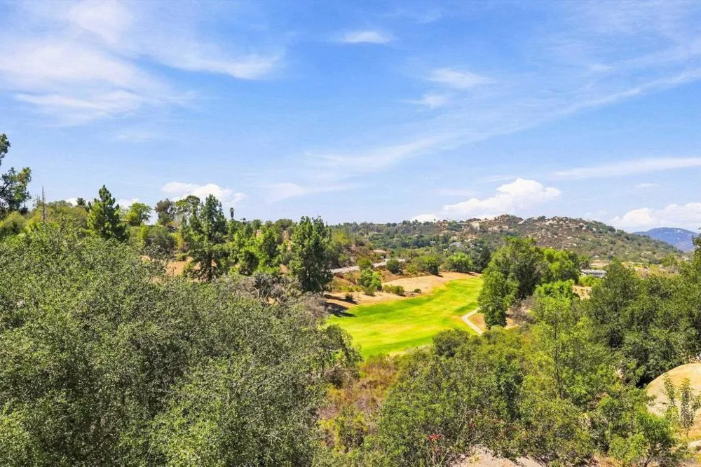 10353 Pinion Trail Escondido, CA 92026