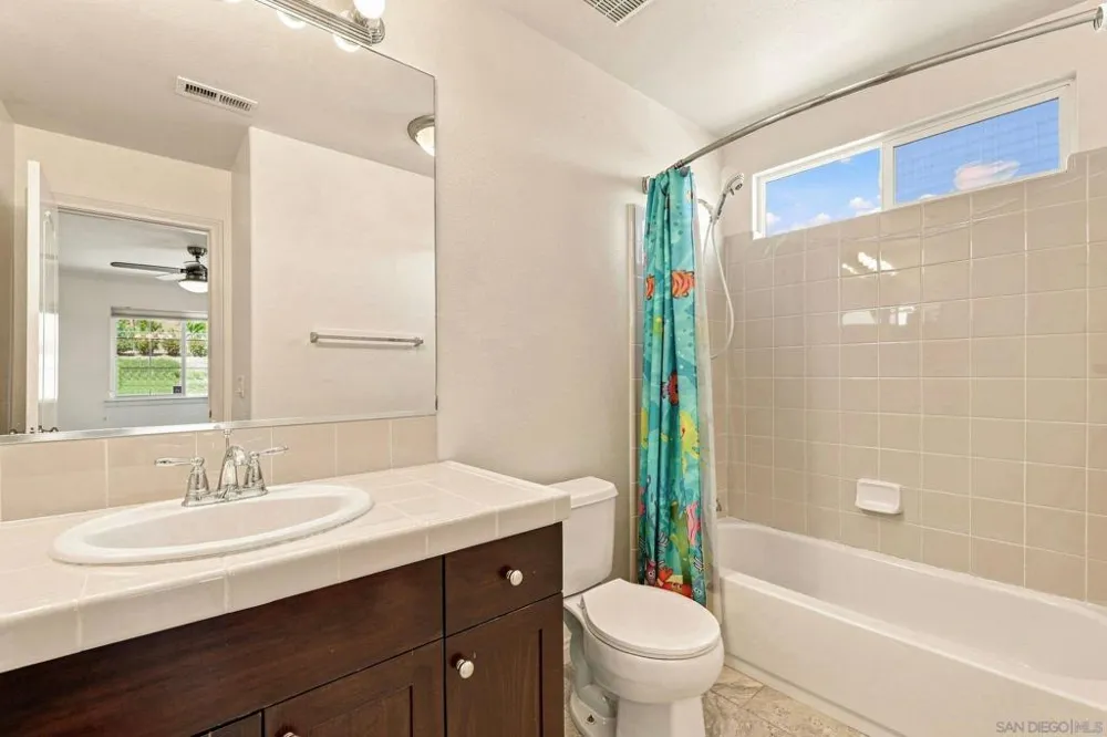 10353 Pinion Trail Escondido, CA 92026