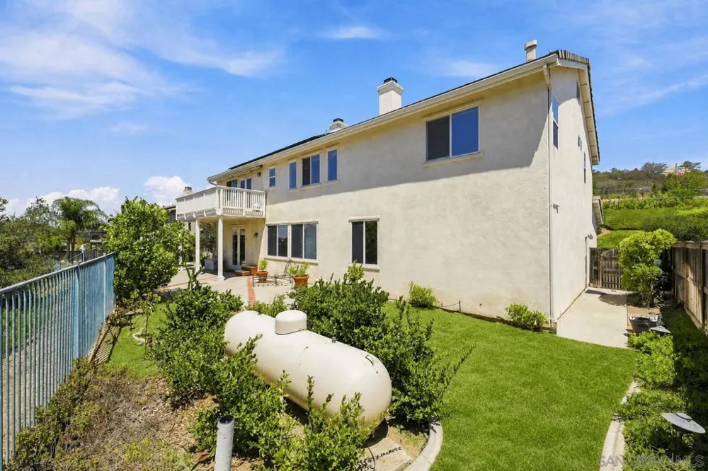 10353 Pinion Trail Escondido, CA 92026