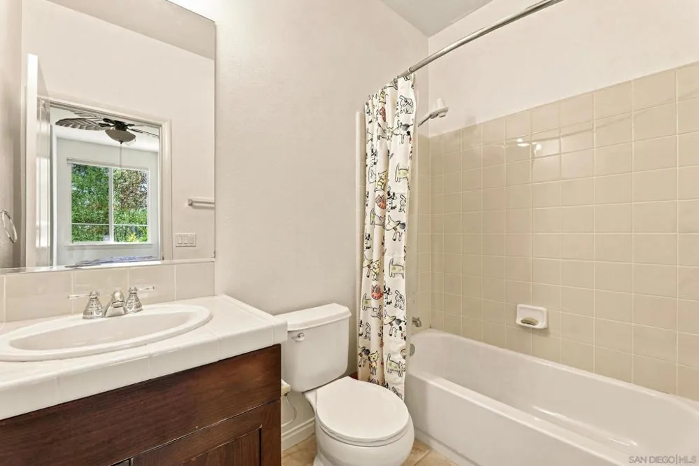 10353 Pinion Trail Escondido, CA 92026