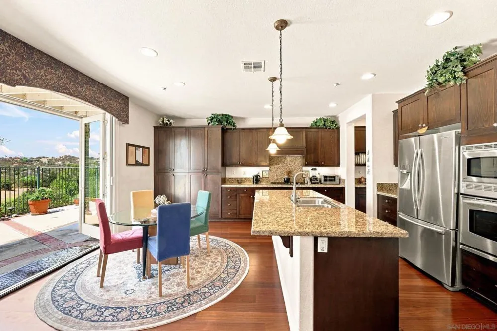 10353 Pinion Trail Escondido, CA 92026