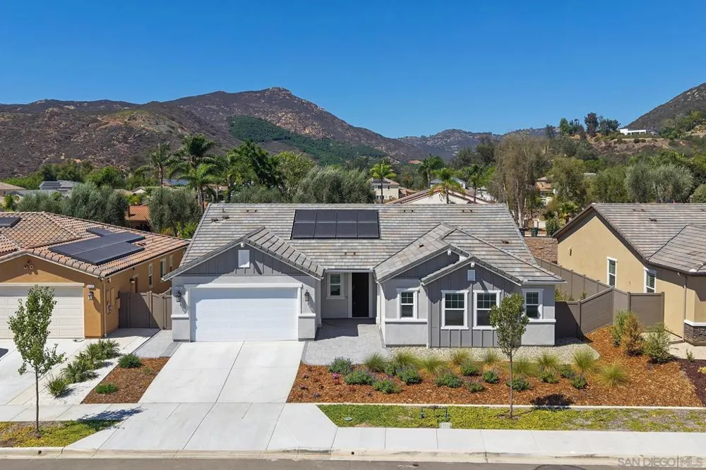 3132 Shue Escondido, CA 92027