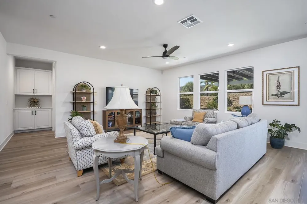 3132 Shue Escondido, CA 92027
