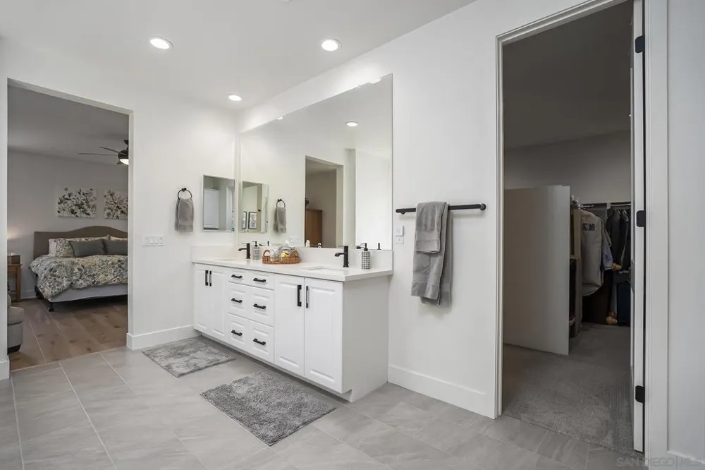 3132 Shue Escondido, CA 92027
