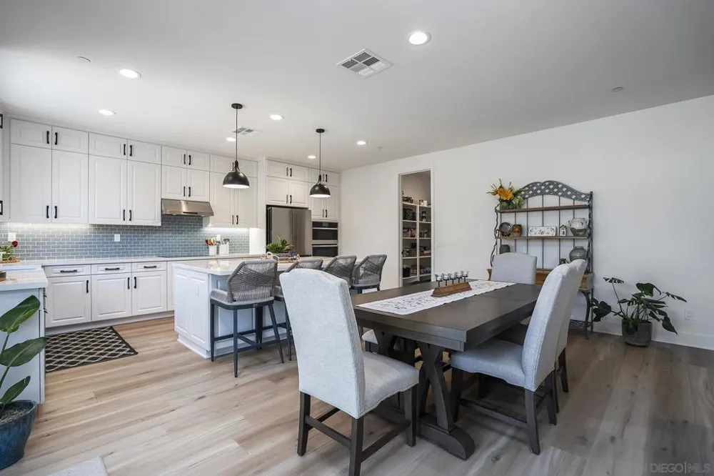 3132 Shue Escondido, CA 92027