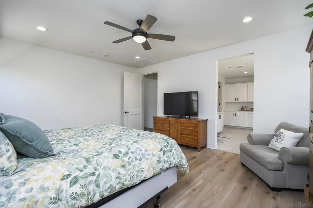 3132 Shue Escondido, CA 92027