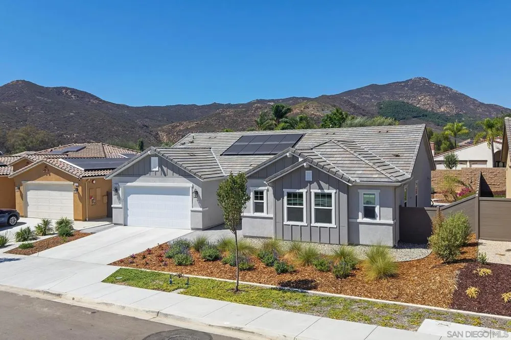 3132 Shue Escondido, CA 92027