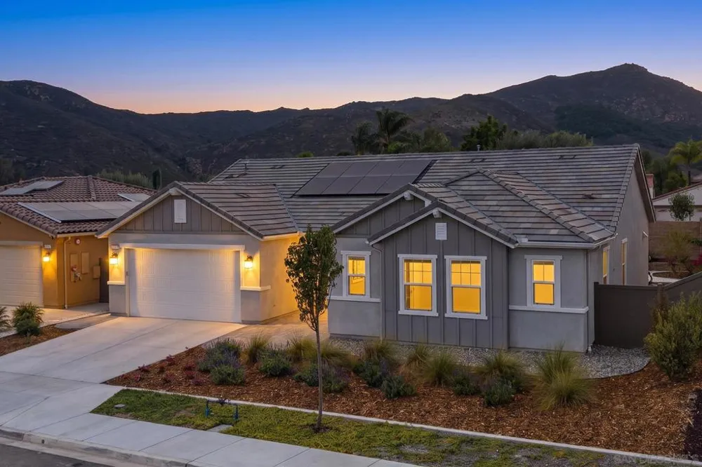 3132 Shue Escondido, CA 92027
