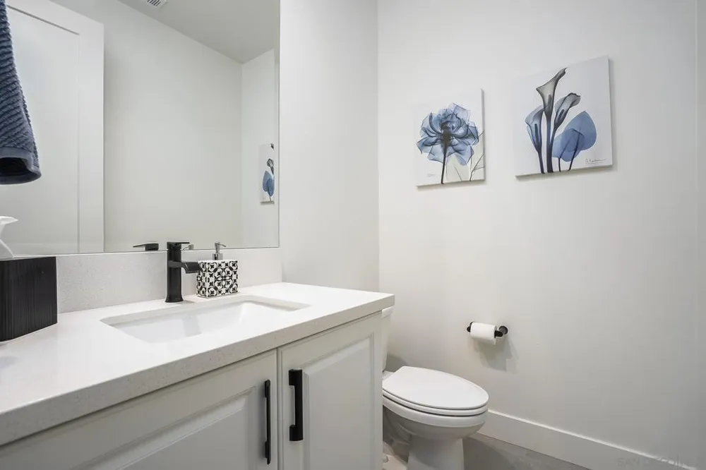 3132 Shue Escondido, CA 92027