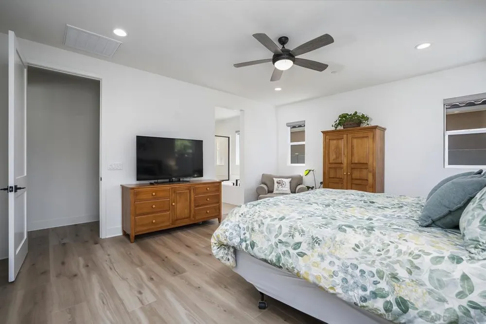 3132 Shue Escondido, CA 92027