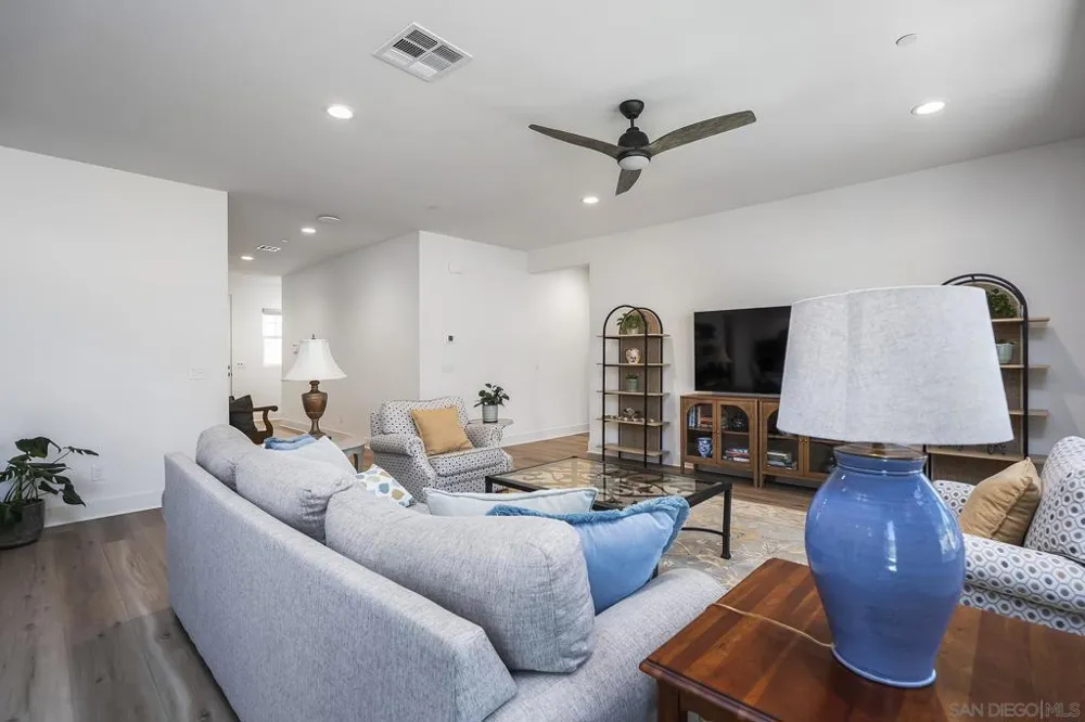 3132 Shue Escondido, CA 92027
