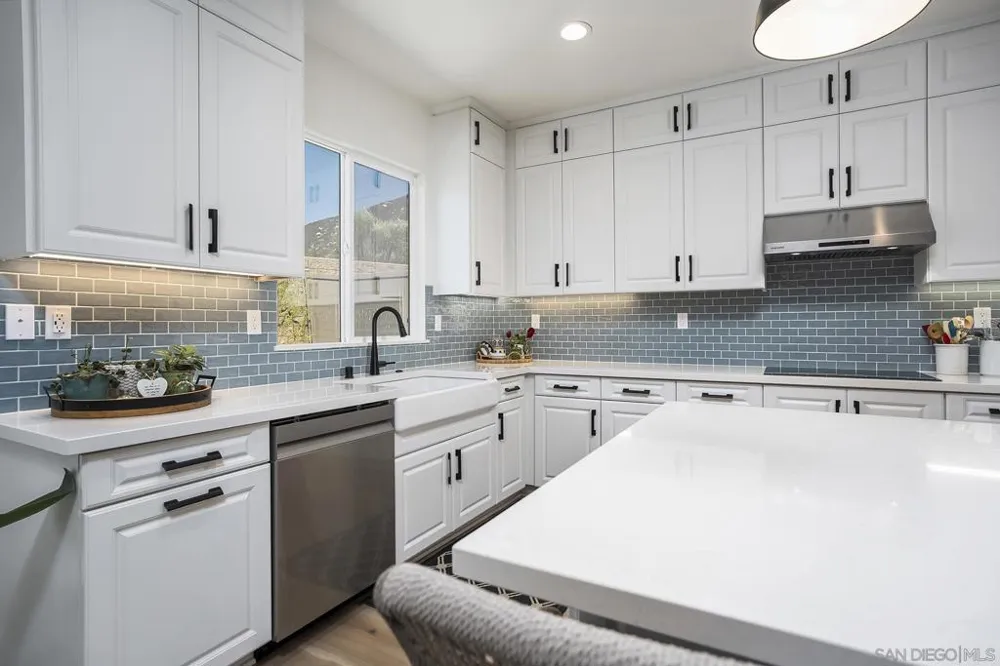 3132 Shue Escondido, CA 92027
