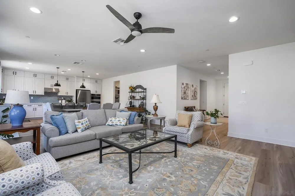 3132 Shue Escondido, CA 92027