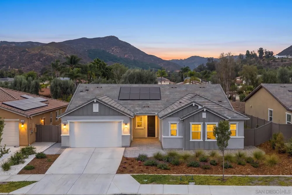 3132 Shue Escondido, CA 92027