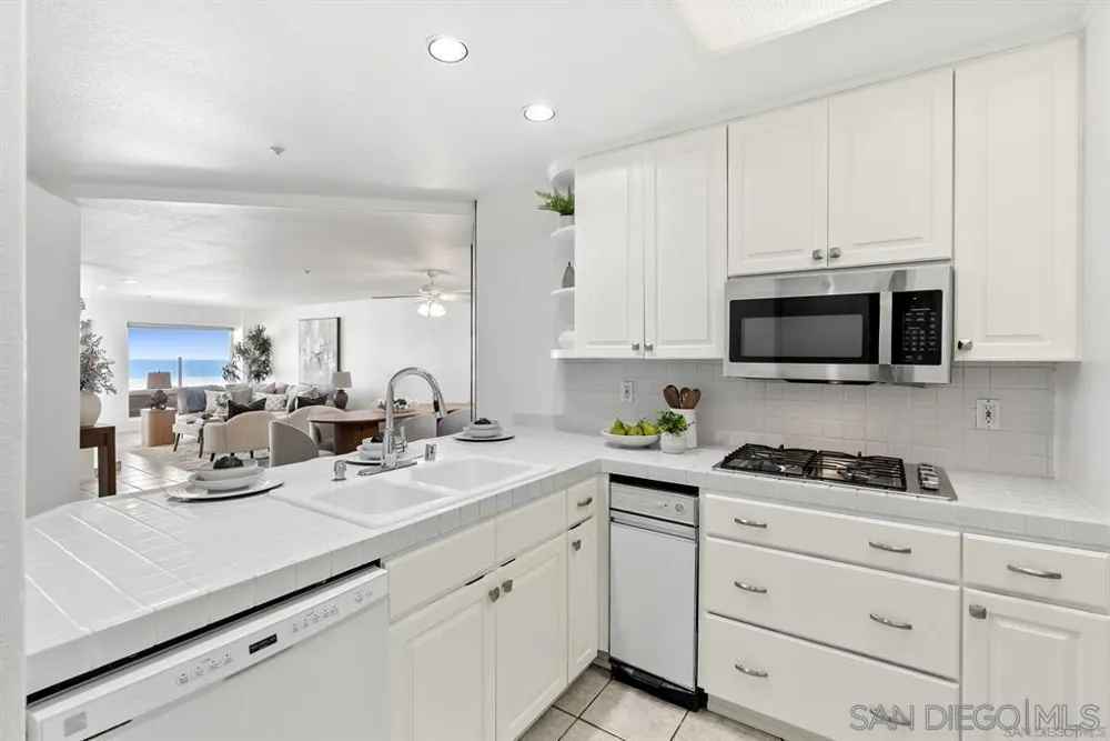1362 Seacoast Drive #B Imperial Beach, CA 91932