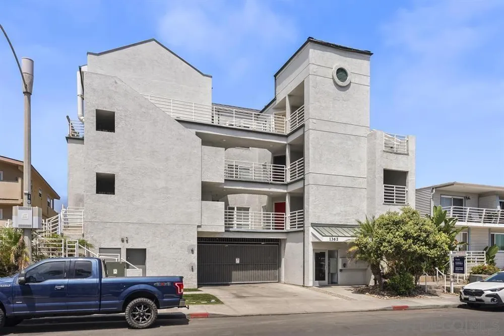 1362 Seacoast Drive #B Imperial Beach, CA 91932