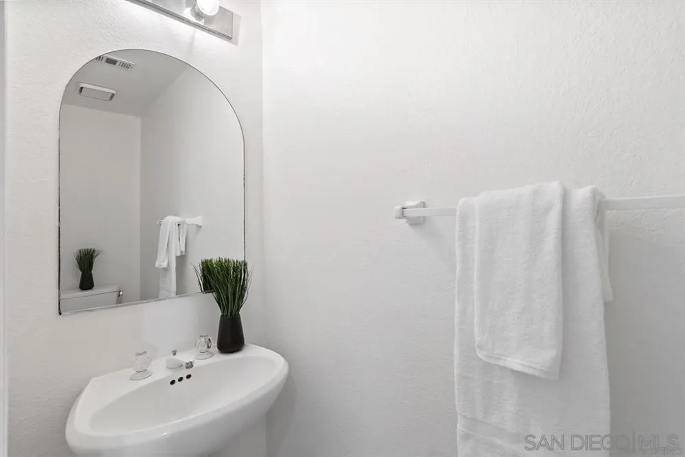 1362 Seacoast Drive #B Imperial Beach, CA 91932